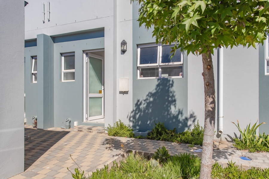 2 Bedroom Property for Sale in Honeydew Country Estate Western Cape